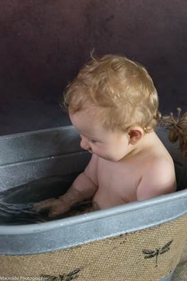 afac-bain-enveloppe-nourrisson-5 Bain enveloppé du nourrisson entre Nemours et Montargis